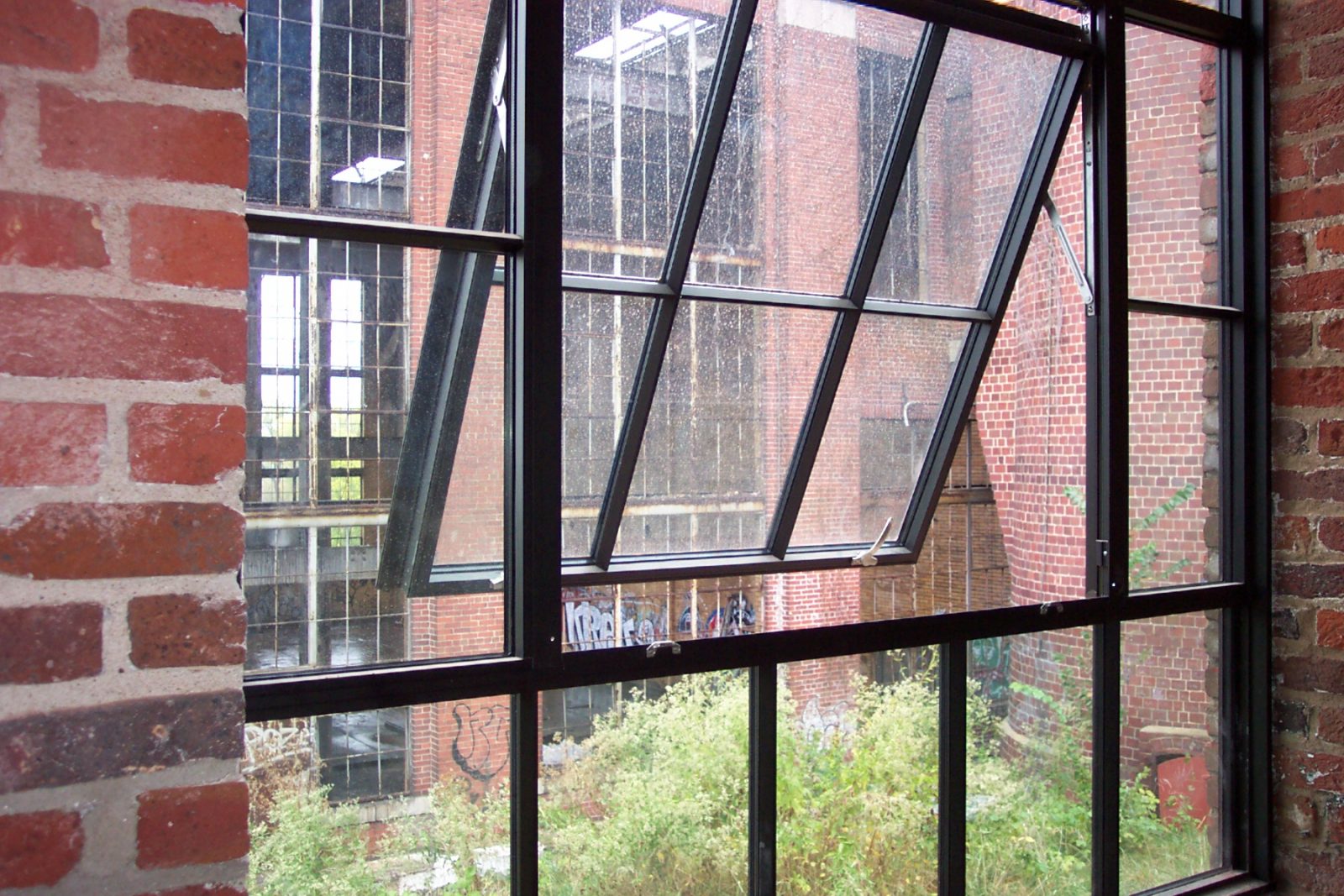 lucky strike garage windows