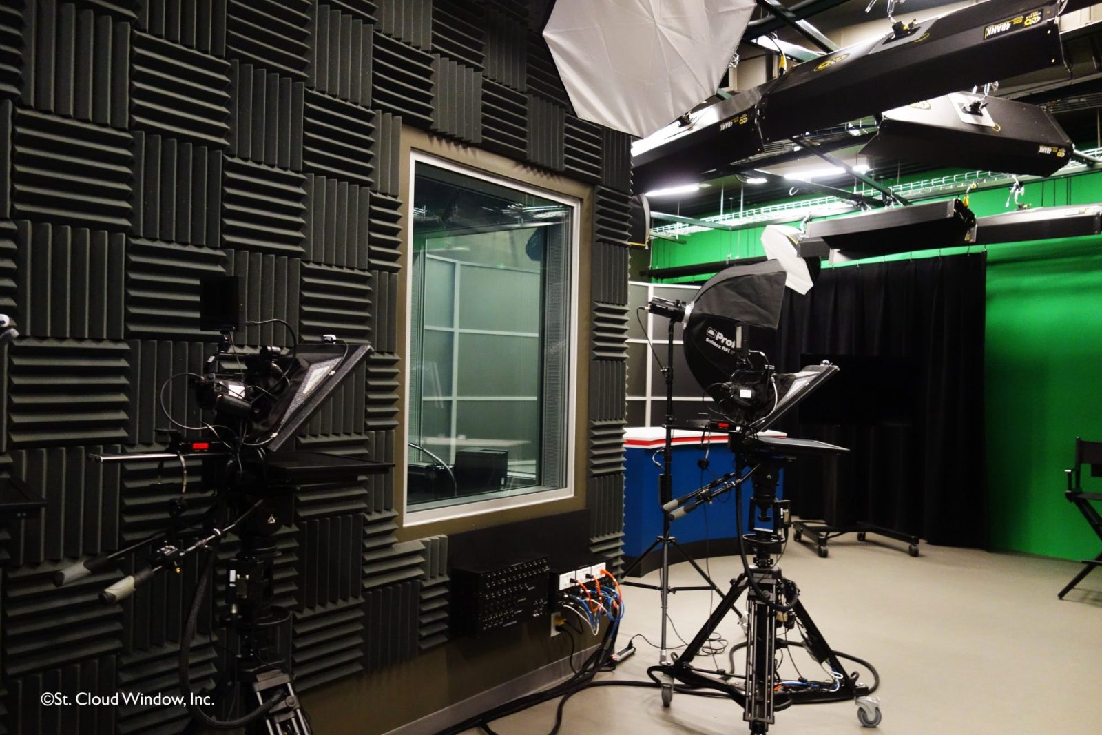 St. John's University Acoustic window | Sound dampening